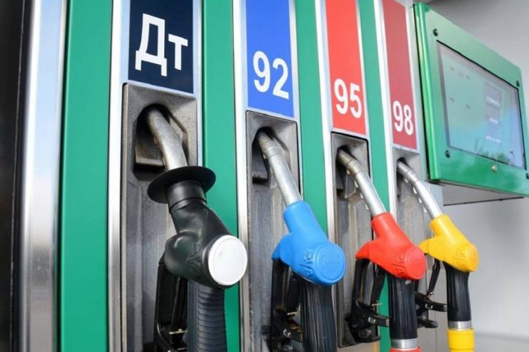 У липні обмеження на кількість пального скасують