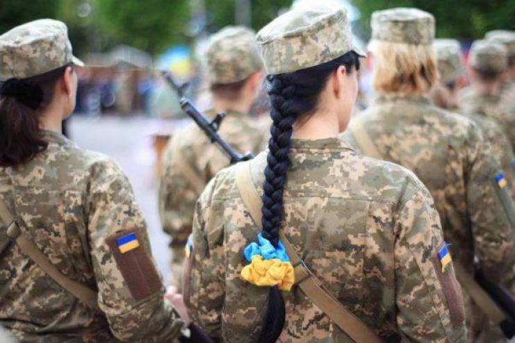 1 жовтня в Україні має запрацювати процедура взяття жінок на військовий облік
