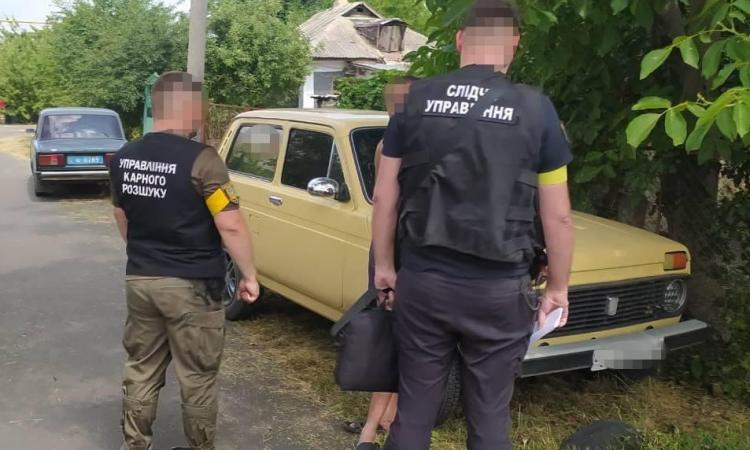  П’ять осіб і поліцейський в тому числі: на Одещині правоохоронці викрили «чорних лісорубів»