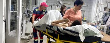 Двох дітей, які постраждали внаслідок ракетного удару в Сергіївці, евакуюють за кордон