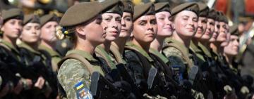 Ті жінки, які від 1 жовтня стануть на військовий облік, не зможуть виїхати за кордон