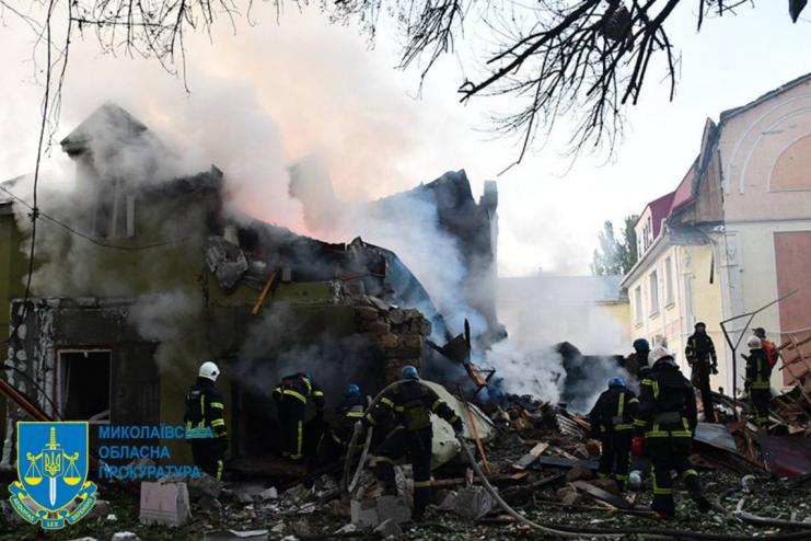 Внаслідок масованих обстрілів окупантами Миколаєва поранено 12 цивільних