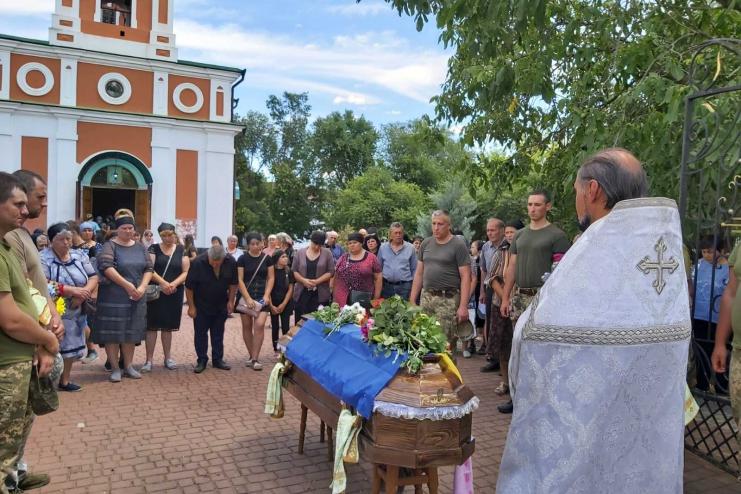 У БОЛГРАДСЬКОМУ РАЙОНІ  ПОХОВАЛИ ГЕРОЯ, ЯКИЙ ВІДДАВ ЖИТТЯ ЗА УКРАЇНУ