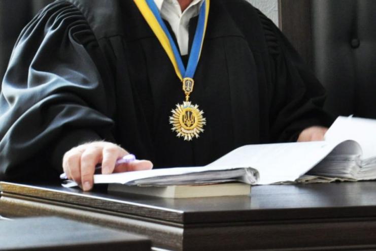 На Одещині судили військовослужбовців за продаж зброї під час війни