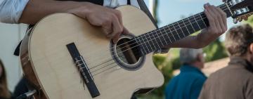 В Одесі чоловік напав на вуличного музиканта за виконання української пісні