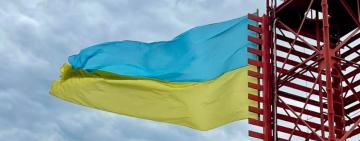На одному з узбережжів Одещині встановили шестиметровий прапор України (фото) 