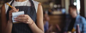 У Болградському районі пограбували офіціантку