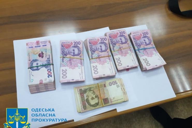 В ОДЕСІ ДВОХ ПОСАДОВЦІВ «УКРЗАЛІЗНИЦІ» ЗАТРИМАНО НА ОДЕРЖАННІ  ХАБАРЯ