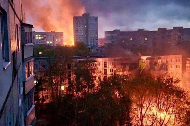 ФОТОФАКТ: російська ракета влетіла у квартиру в Миколаєві