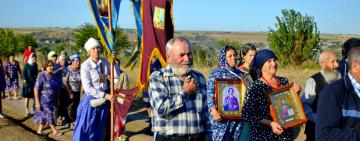 Хрестоходці з Тарутинщини увійшли  до святині Божої