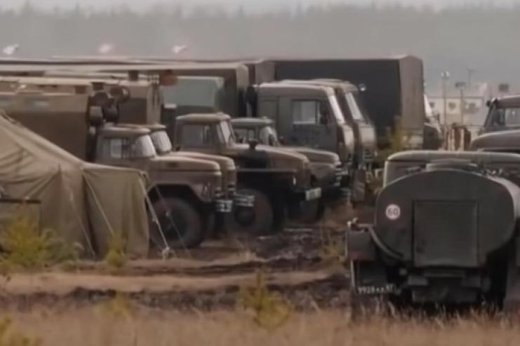 Окупанти бояться HIMARS і пересувають свої сили глибше в тил навіть на території Росії