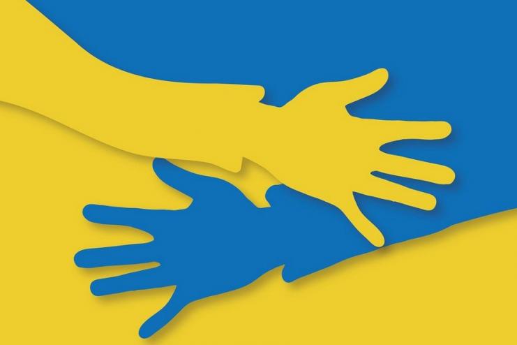 Платформа «Єдопомога – волонтери»: допомогти українцям можна в аптеці, магазині або на заправці