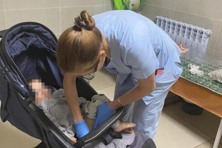 "Стукає ніжками і задихається": неймовірна історія порятунку малюка поліцейськими з Одещини