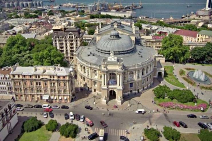 В Одесі планують облаштувати Театральну площу: на конкурс проєктів виділять 250 тисяч гривень