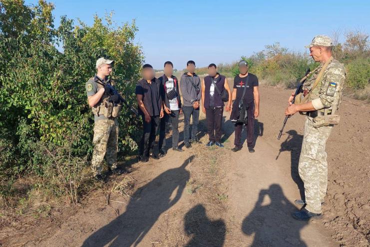 І знову ухилянти на Болградщині. Цього разу одразу п’ять чоловіків призовного віку затримали прикордонники Ізмаїльського загону