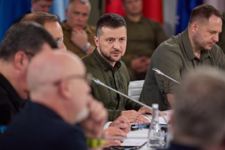 Президент Зеленський дав прес-конференцію після кримської платформи. Основні тези