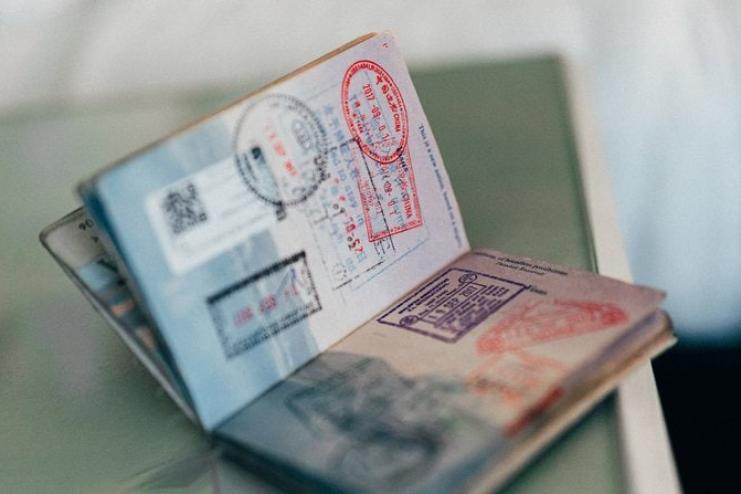 ЄС знайшов компроміс у питанні видачі віз росіянам - ЗМІ