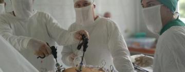 В Кілії хірург-переселенець з Херсону вперше провів операцію сучасним малоінвазійним методом