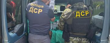 Скеровано до суду: на Одещині судитимуть банду, яка виготовляла сурогатний алкоголь та продавала як «елітку»