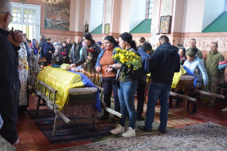 На Одещині поховали двох друзів, які загинули, захищаючи державу від ворога