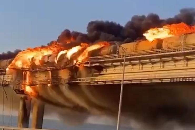 Вибух на Кримському мосту: в Росії повідомляють про трьох загиблих