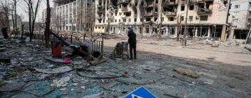 окупанти у Маріуполі забороняють ховати воїнів ЗСУ, які загинули під час битви за місто: тіла залишаються на вулицях