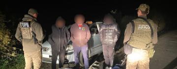 «Квиток» за 4500 $: на Одещині затримали двох чоловіків, які намагались потрапити за кордон (відео)