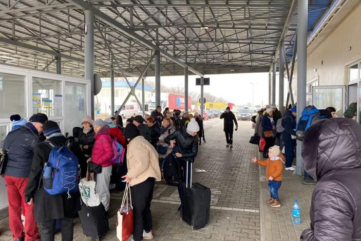 «Це російський літак нас летить вбивати!»: історії евакуації, від яких щимить серце