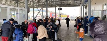 «Це російський літак нас летить вбивати!»: історії евакуації, від яких щимить серце