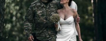 СНАЙПЕРКА ЄВГЕНІЯ ЕМЕРАЛЬД ВАГІТНА: "В МЕНЕ ПІД СЕРЦЕМ БАНДЕРЯТКО"