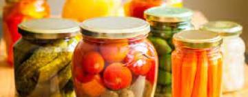 В Одесі овочеві консерви з «Привозу» стали причиною зараження ботулізмом