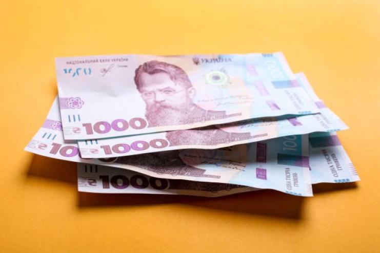 Накинули на дороги, партії і "телемарафон". Що змінилося в держбюджеті на 2023 рік