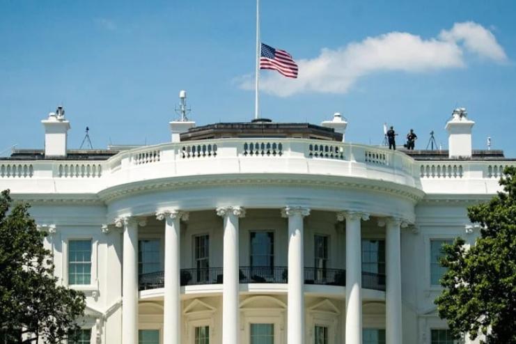 Адміністрація Байдена приватно просить Україну показати відкритість до переговорів з Росією, - Washington Post