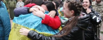  Білгород-Дністровськ зустрів семеро звільнених із полону захисників України (фото)