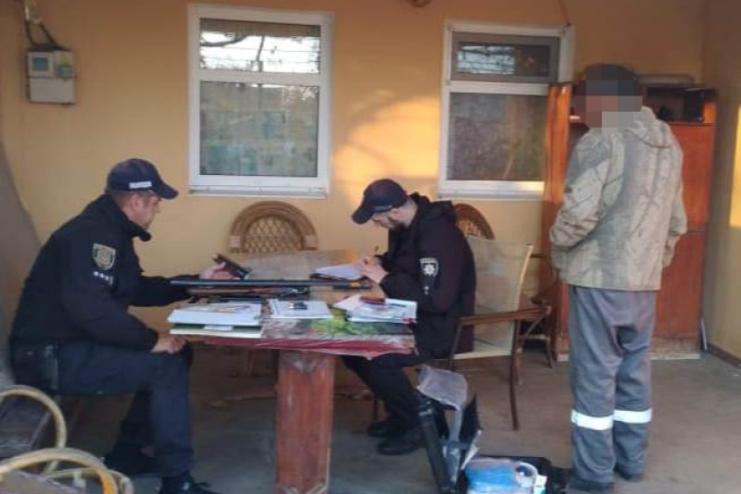 Поліцейські Одещини розповіли обставини поранення з вогнепальної зброї 13-річної дівчинки