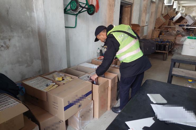 Правоохоронці викрили на Одещині цех нелегального виробництва сигарет та алкоголю