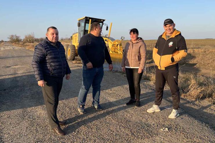 Ремонт дороги своїми силами на ділянці "Ярове-Рівне-Лужанка"
