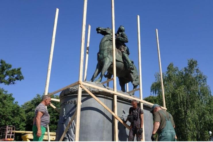 На Одещині пам'ятник Суворову перенесуть на територію водопровідно-каналізаційного господарства