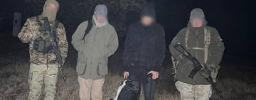 БІЛЯ КОРДОНУ З МОЛДОВОЮ ПРИКОРДОННИКИ ЗАТРИМАЛИ ДВОХ «СПРИНТЕРІВ» 