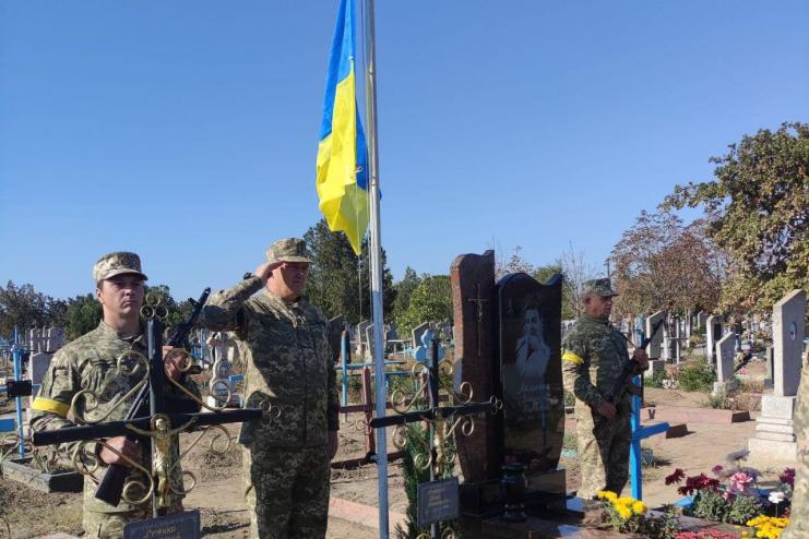В Кілійській громаді на могилах захисників встановлять флагштоки з державними прапорами