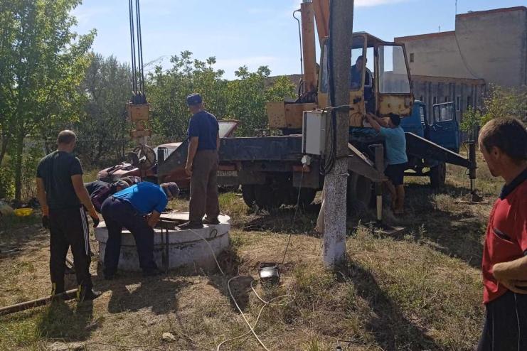 У с.Рівне закінчується ремонт водопроводу