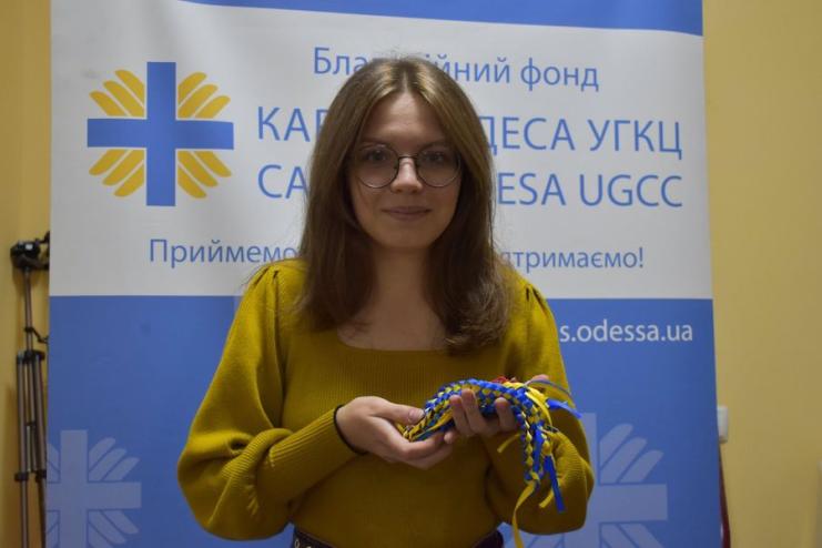 Юна переселенка з Миколаєва передала обереги для ізмаїльських гвардійців