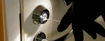  Вкрав майно з оселі, знищеної російською ракетою: в Затоці місцеві мешканці викрили крадія