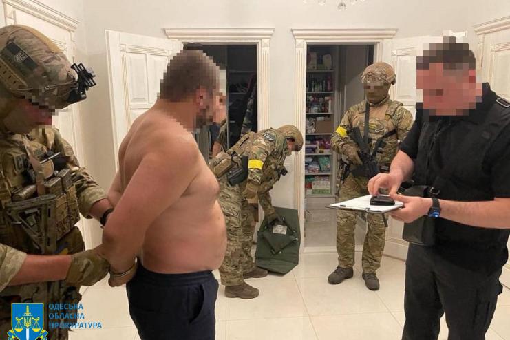 «Компромат» вартістю 600 тис дол США: керівника одеської антикорупційної організації судитимуть за вимагання