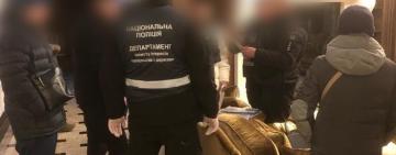Катували людей та відбирали бізнес: поліцейські провели міждержавну спецоперацію для викриття організованого злочинного угруповання