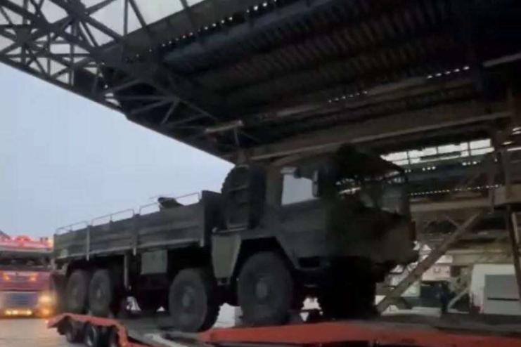 Засновники АТБ передали ЗСУ 12 суперпрохідних автомобілів