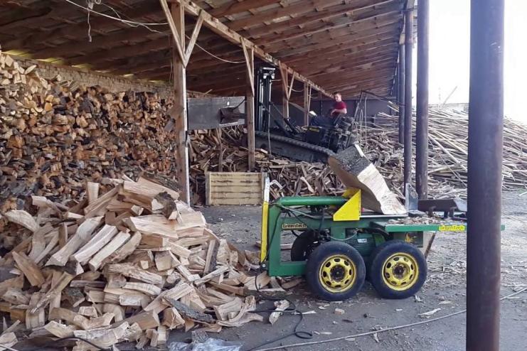 Україна запаслася рекордною кількістю дров