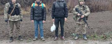 Троє чоловіків намагались потрапити до Молдови поза пунктами пропуску 