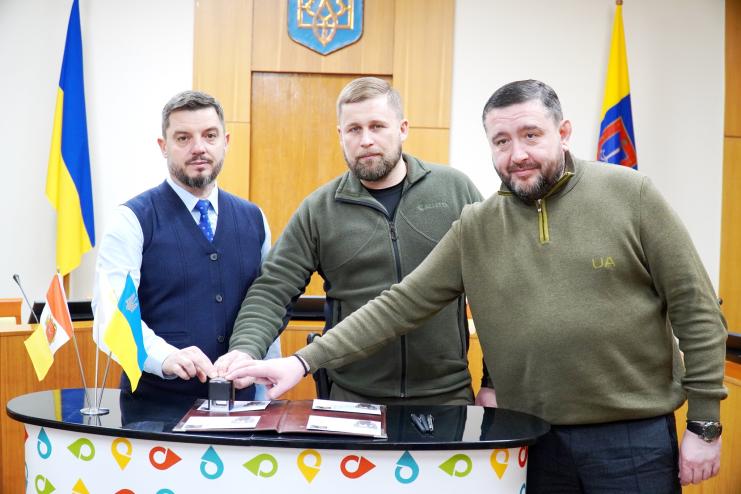 «Переможного нового року»: на Одещині ввели в обіг нову поштову марку і конверт