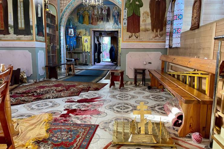 В храмі у Вінниці чоловік напав на священника і перерізав йому горло